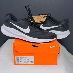 Nike Revolution 7 Running Shoes – Black/White – Size 6M/W 7.5 – NIB